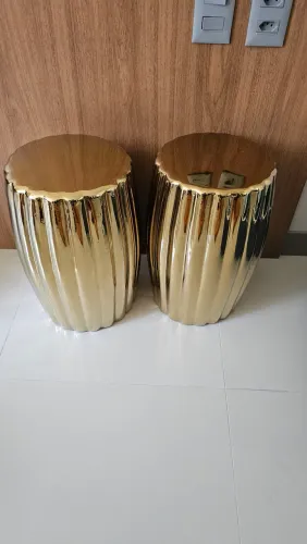 Bancos ornamentais de cerâmica