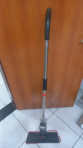 Mop de limpeza usado.