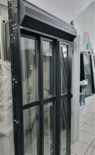 Porta balcao com persiana linha Gold 