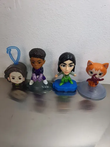 Lote de Brinquedos de Personagens Marvel e Disney - Mcdonalds