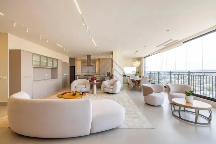 Apartamento à venda no Edifício Lindenberg Cambuí, Campinas - SP.
