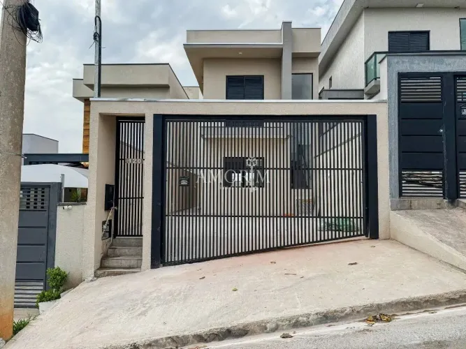 CASA EM CONDOMÍNIO COM 2 SUÍTES VARANDA E 2 VAGAS EM SANTANA DE PARNAÍBA