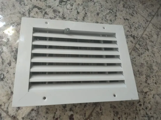Grelha de ventilação branca