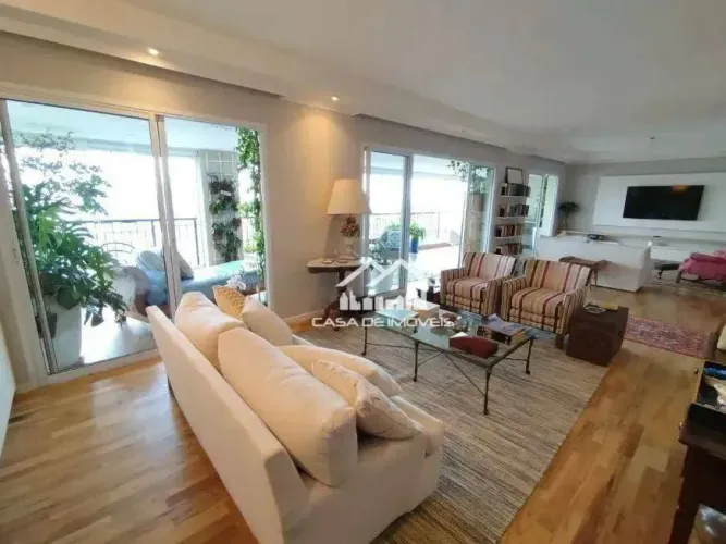 Vende apartamento de luxo em condomínio clube, com 247m², no Panamby.