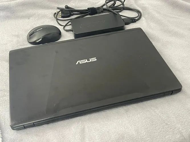 Notebook Asus usado por pouco tempo, teclado retroiluminado e entre outros 