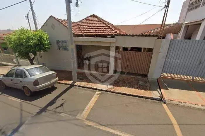 Casa para venda no centro de Areava