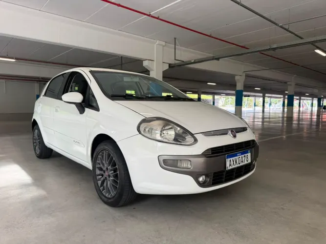 Fiat Punto Essence 1.6 Flex 16V 5P 2014
