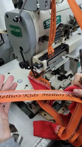Maquina de costura Refiladeira USADA SIRUBA modelo F007j