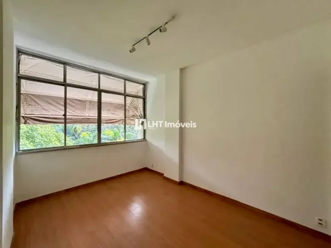 Apartamento de frente para o Campo de São Bento com 2 dormitórios à venda, 70 m² por R$ 55