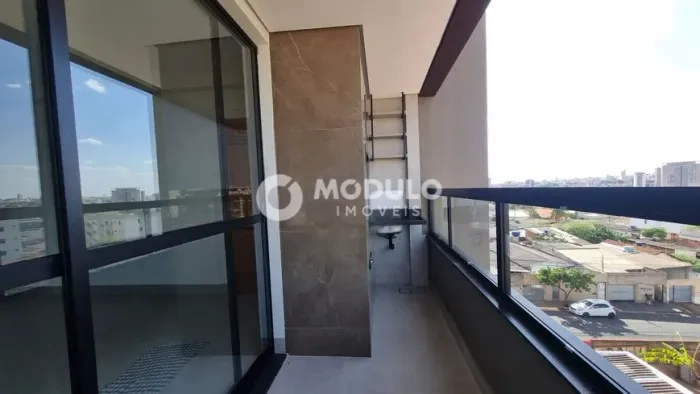Apartamento disponível para locação no bairro Santa Mônica.