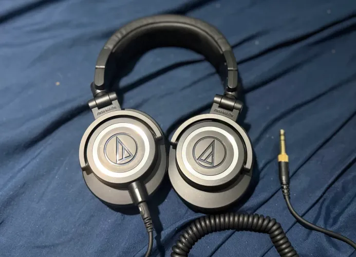 Audio-Technica ATH-M50x - Fone Profissional de Estúdio
