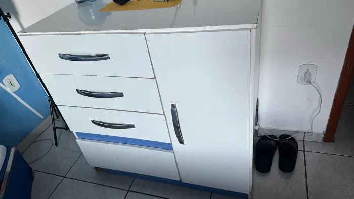 Cômoda Branca 3 Gavetas e 1 Porta - Bom Estado - 97x87x45 cm