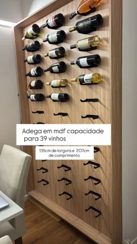 Adega de parede em MDF