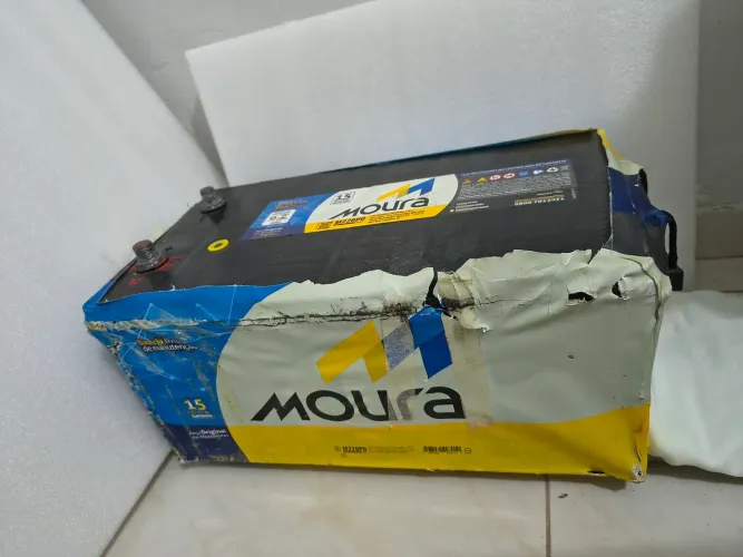 BATERIA MOURA/CAMINHÃO=220 Amp PD . Foi utilizada um mês apenas em um carrinho de lanche 