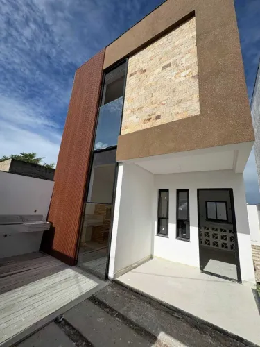 CASA DUPLEX EM RUA PÚBLICA NO BAIRRO AEROPORTO [3091]