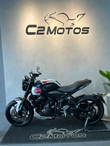 TRIUMPH TRIDENT 660 TRIPLE TRIBUTE NOVA