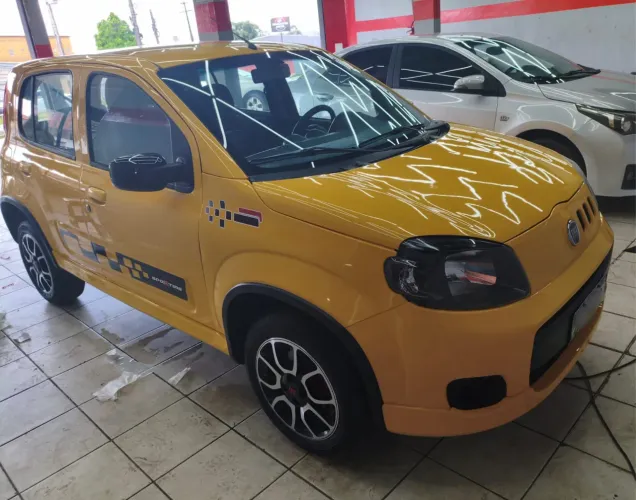 Fiat Uno Sporting 1.4 EVO Fire Flex 8V 4P 2014