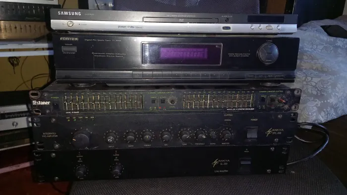 Potência Ankya SL 200, Pre Amplificador, Equalizador, Tuner e DVD. 