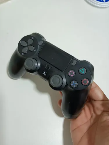 Controle PS4 Semi-Novo apenas R$180