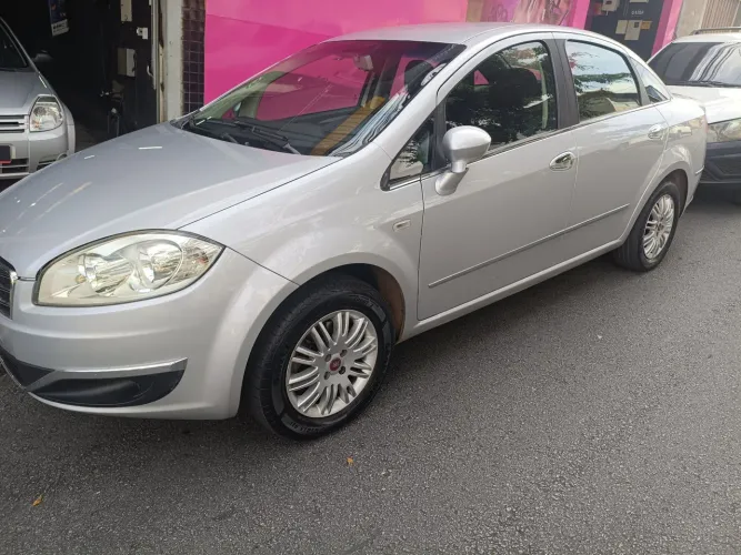 Fiat Linea Essence 1.8 Flex 16V 4P 2015