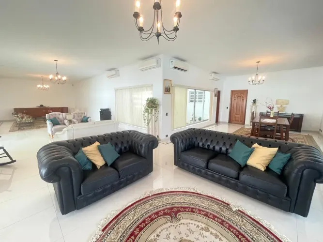 Casa de Praia - Guarujá - 3 Suítes - 500m² - Aceita Permuta