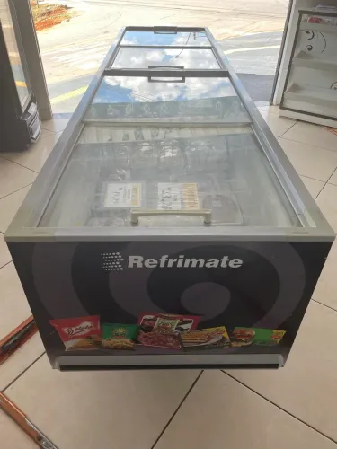 Vende se casa de carnes e frios