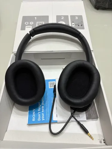 Fones de ouvido sem fio Sony com cancelamento de ruído, WH-CH720n,