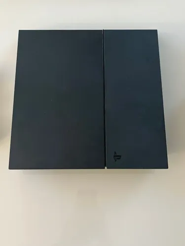 Ps4 com 3 controles e jogos 