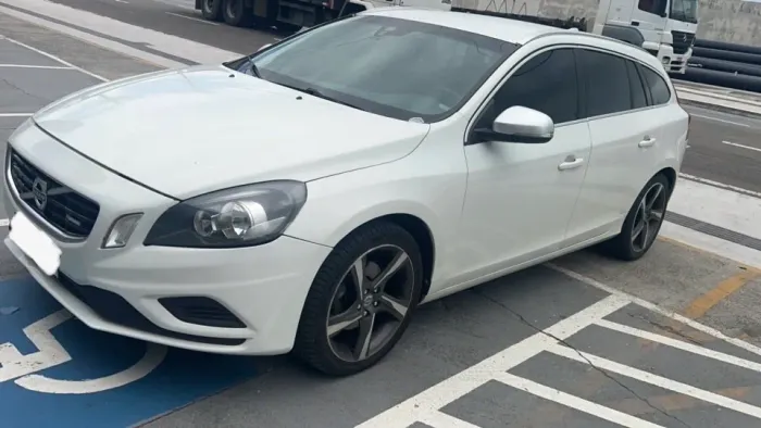 Volvo V60 T-5 R-desing 2.0 5P 2013