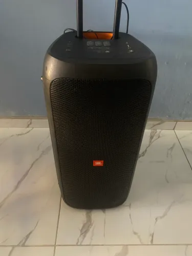 JBL 310 NOVA E ELA. SÓ TÁ FUNCIONANDO NA ENERGIA. PL
