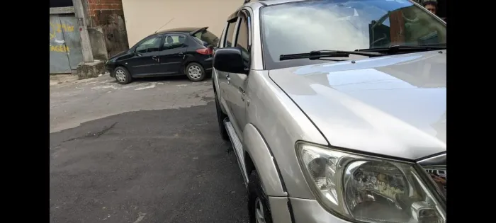 Toyota Hilux CD D4-d 4X4 2.5 16V 102cv TB Dies. 2010