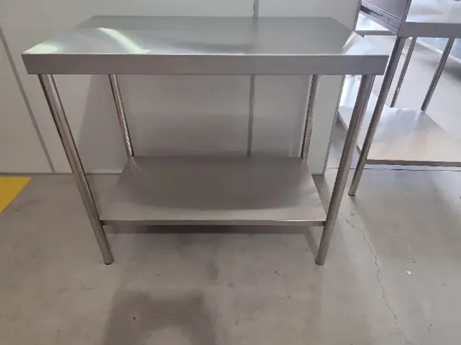 Bancada de trabalho em inox com espelho traseiro, 110×70×90 cm