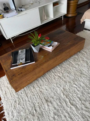 MESA DE CENTRO EM MADEIRA MACIÇA / DEMOLIÇÃO