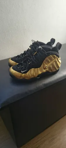 Nike foamposite Gold