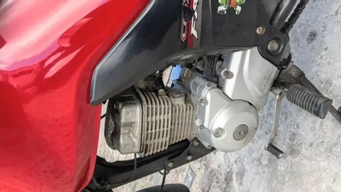 Vendo ou troco em outra moto com partida elétrica 