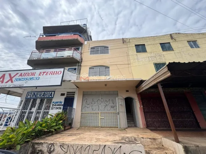 Prédio Comercial/Residencial à Venda na QNM 17/19