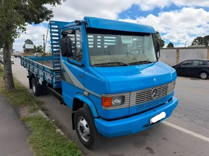 1990 MB 710 carroceria de 5,5