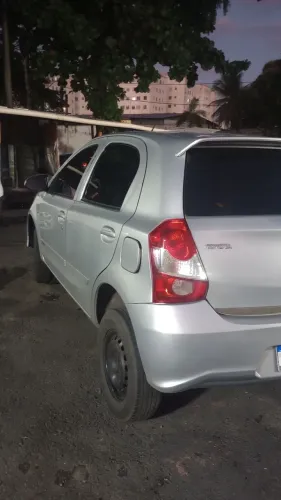 ETIOS HATCH COM GNV