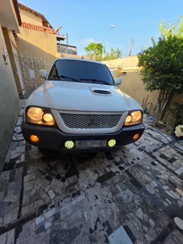 Mitsubishi L200 Outdoor HPE 2.5 4X4 CD T.dies. Mec. 2010