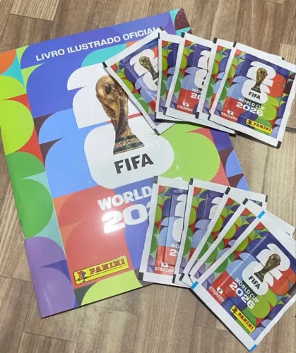 Kit com 10 figurinhas e 1 caderno capa mole
