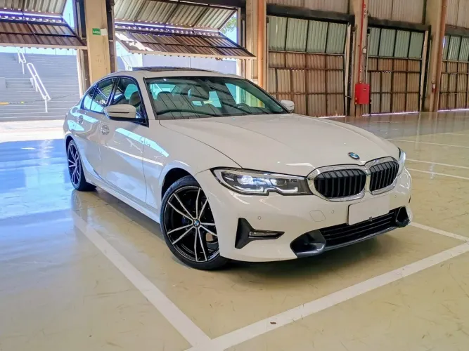 BMW 320I A 2.0 TB M Sport Activeflex 16V 4P 2022
