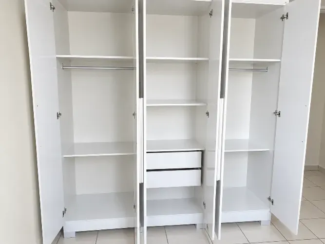 Guarda-roupa Casal - 6 portas em ótimo estado