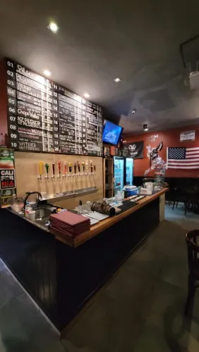 Bar/Restaurante em Itapema, 14 anos de funcionamento referência na região 160m2