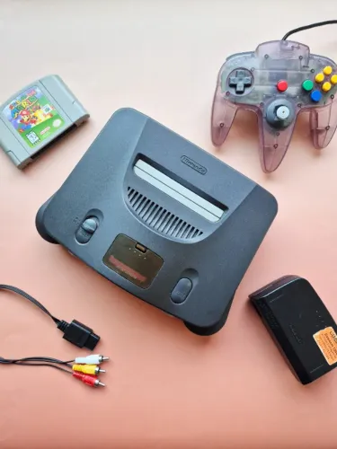 Nintendo 64 (N64) + Controle Atomic Purple Original + Jogo Super Mario