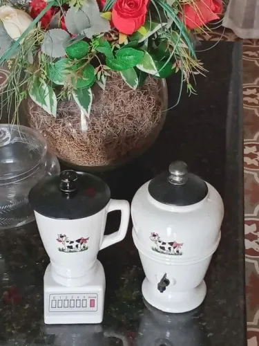 Enfeites para sua cozinha. Dá vaquinha.