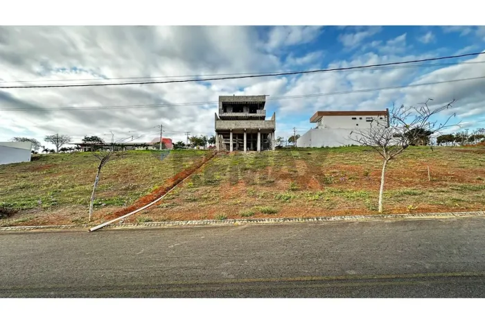 VENDO: Terreno medindo 11,50x26,42=303,83 m