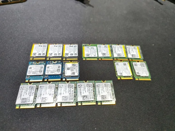 Pack 18 NVMe de 256gb