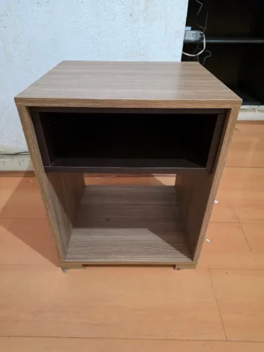 Mesa de Cabeceira em MDF 50cm x 40cm - Marrom