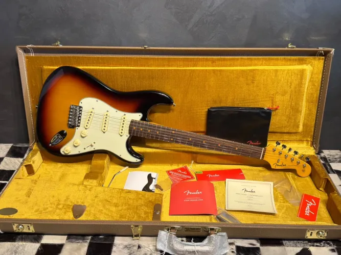 Fender American Vintage 2 1961 - Sunburst 