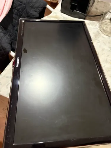Tv monitor Samsung por 70,00 leia o anuncio 